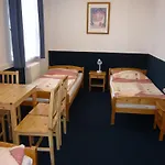 哈萨酒店 2* 布拉格